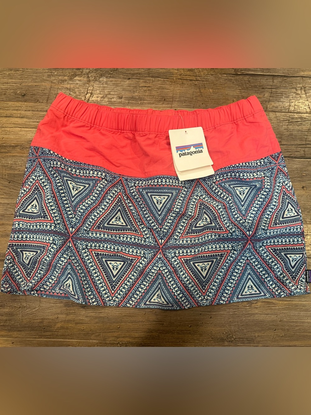 NWT Patagonia Baggies Skirt Pink Coral with Geometric Print Sz LG